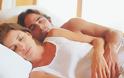 Δεν υπάρχει πια το «φιλί για καληνύχτα» – Τι σημαίνει κάθε στάση στον ύπνο του ζευγαριού