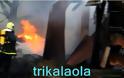 Φωτιά σε ρυμουλκούμενο φορτηγό με φιάλες οξυγόνου στην Καλαμπάκα