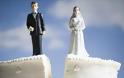 Τα 10 οικονομικά λάθη που μπορoύν να καταστρέψουν έναν γάμο