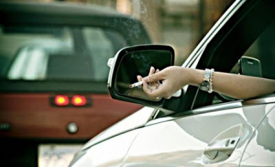 Το κάπνισμα στο αυτοκίνητο ρυπαίνει περισσότερο - Φωτογραφία 1