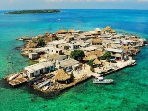 ΦΩΤΟ: Το πιο πυκνοκατοικημένο νησί στον κόσμο - Φωτογραφία 1