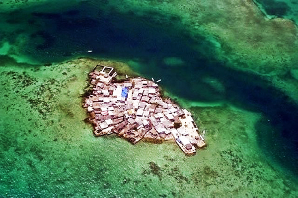 ΦΩΤΟ: Το πιο πυκνοκατοικημένο νησί στον κόσμο - Φωτογραφία 7