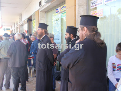 Μεγάλες κινητοποιήσεις και κατάληψη της ΔΟΥ Καστοριάς για την τιμή του πετρελαίου θέρμανσης - Φωτογραφία 5