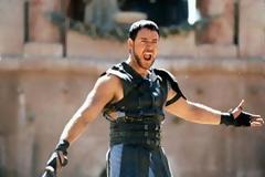 Η σοκαριστική αλλαγή του Russell Crowe