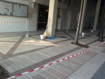 Καθάρισαν τις… τσίχλες στον πεζόδρομο Χαριλάου Τρικούπη στο Αγρίνιο - Φωτογραφία 6