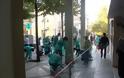 Καθάρισαν τις… τσίχλες στον πεζόδρομο Χαριλάου Τρικούπη στο Αγρίνιο - Φωτογραφία 3