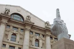 Γλυπτό με… υπονοούμενα για το χρηματιστήριο του Μιλάνου!