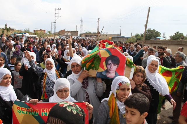 Guides de l'espérance...  Les Kurdes défunts, germes de liberté. Au Kurdistan, les morts sont plus dangereux que les rebelles du PKK en vie! - Φωτογραφία 1