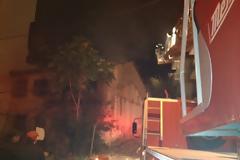 Πάτρα: Φωτιά σε εγκαταλελειμμένη οικία στην οδό Γερμανού