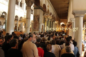 «Άξιον εστί»… η ουρά για ώρες στον Αγ. Δημήτριο! - Φωτογραφία 3