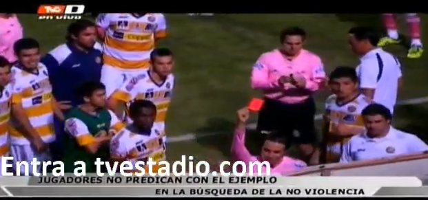 Μεξικανός απέβαλε 9 ποδοσφαιριστές σε μια φάση! (βίντεο) - Φωτογραφία 1