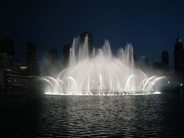 ΦΩΤΟ – Dubai Fountain: Το εντυπωσιακότερο συντριβάνι στον κόσμο - Φωτογραφία 8