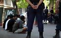 Λαθρομετανάστες και ιερόδουλες σκούπησε χθες ο Ξένιος Δίας στο κέντρο της Αθήνας