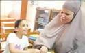 Αιγύπτια δασκάλα κούρεψε μαθήτριες για την ισλαμική μαντίλα