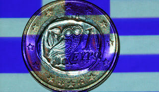 H τρόικα απαιτεί την απόλυση όλων των Ελλήνων εφοριακών! - Φωτογραφία 1