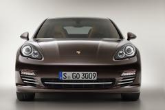 PORSCHE: Panamera Platinum Edition [video]