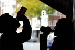 Το αλκοόλ σκοτώνει τους νέους στην Κρήτη