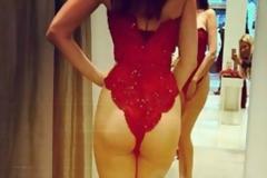 Η πίσω όψη της Kelly Brook (pics)