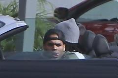 Chris Brown: Μετά τα φιλιά με την Rihanna, βγήκε βόλτα με την πρώην!