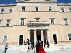 Στουρνάρας: Η κυβέρνηση αποφασισμένη να καταθέσει το πακέτο των μέτρων στη Βουλή - Φωτογραφία 1