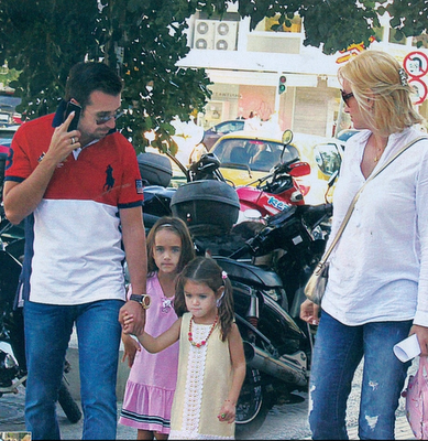 Δείτε τις όμορφες κορούλες του Θάνου Πετρέλη! [φωτο] - Φωτογραφία 3