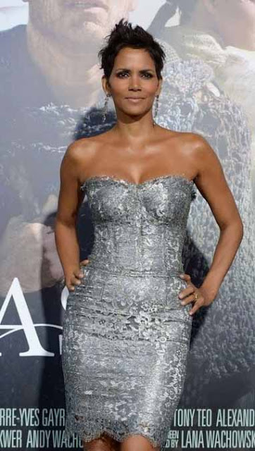 Halle Berry: Η πιο σέξι παρουσία στην πρεμιέρα του Cloud Atlas - Φωτογραφία 3