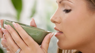 Γιατί οι γυναίκες πρέπει να πίνουν συχνά πράσινο τσάι; - Φωτογραφία 1