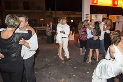 ΦΩΤΟ: Γαμήλιο γλέντι σε… βενζινάδικο λόγω κρίσης!
