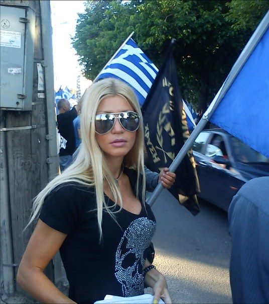 Το ...τούμπανο που υποστηρίζει φανατικά Χρυσή Αυγή - Φωτογραφία 2