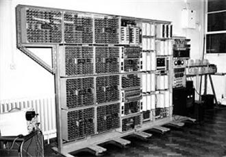 Ο παλαιότερος υπολογιστής του κόσμου που λειτουργεί! - Φωτογραφία 1