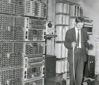 Ο παλαιότερος υπολογιστής του κόσμου που λειτουργεί! - Φωτογραφία 3