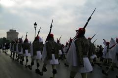 Φωτογραφικό υλικό από την σημερινή αναπαράσταση της παράδοσης της πόλης της Θεσσαλονίκης