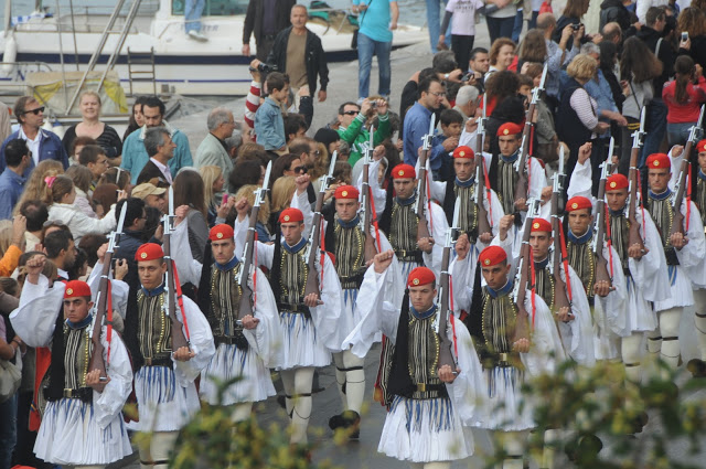 ΑΝΑΠΑΡΑΣΤΑΣΗ ΕΙΣΟΔΟΥ ΕΛΛΗΝΙΚΟΥ ΣΤΡΑΤΟΥ ΣΤΗΝ ΠΟΛΗ ΤΗΣ ΘΕΣΣΑΛΟΝΙΚΗΣ - Φωτογραφία 17