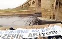Zaman: «Το δηλητήριο του ποταμού Εργίνη εξαπλώνεται»