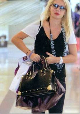 Πόσο κοστίζει η τσάντα της Ελένης Μενεγάκη; - Φωτογραφία 2