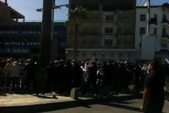 Από κάγκελα ...ζωσμένοι