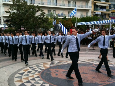 Ολοκληρώθηκε η μαθητική παρέλαση στο Αγρίνιο [video] - Φωτογραφία 6