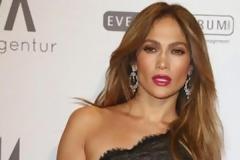 Jennifer Lopez: Εκθαμβωτική αλλά solo σε gala χωρίς τον Casper Smart
