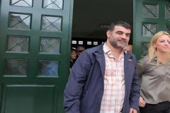 Ελεύθερος ο Βαξεβάνης. Τον γύρο του κόσμου κάνει η είδηση της σύλληψής του.