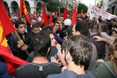 Πάτρα: Σύρραξη μεταξύ ΚΚΕ και ΣΥΡΙΖΑ μετά την παρέλαση - Δείτε φωτό