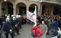 Πάτρα: Σύρραξη μεταξύ ΚΚΕ και ΣΥΡΙΖΑ μετά την παρέλαση - Δείτε φωτό - Φωτογραφία 3
