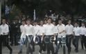 Αγρίνιο:Οι μαθητές δεν γύρισαν «κεφάλι» στους επισήμους στην παρέλαση