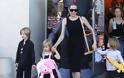 A. Jolie: Πώς γιόρτασε το Halloween με τα παιδιά της; Φωτογραφίες