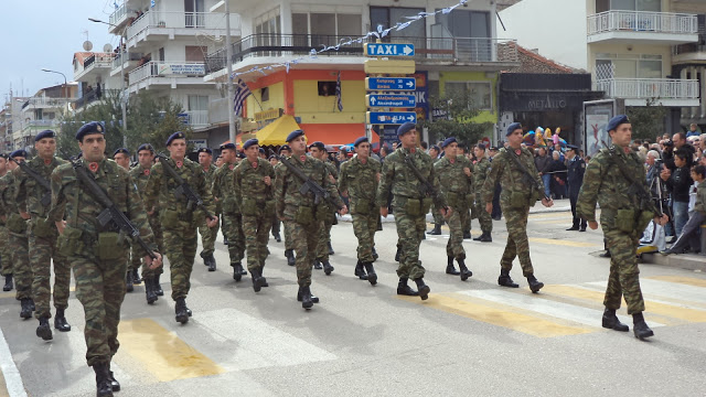 Φωτορεπορτάζ από την στρατιωτική παρέλαση στην Ορεστιάδα - Φωτογραφία 3