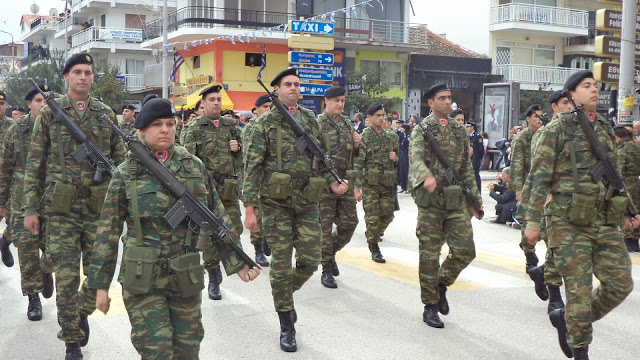 Φωτορεπορτάζ από την στρατιωτική παρέλαση στην Ορεστιάδα - Φωτογραφία 4