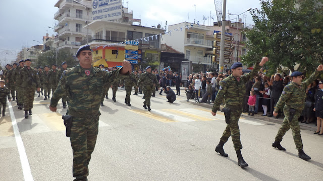 Φωτορεπορτάζ από την στρατιωτική παρέλαση στην Ορεστιάδα - Φωτογραφία 7