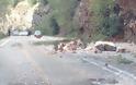 Βράχοι τόνων πέφτουν βροχή στην Εθνική Οδό Ιωαννίνων –Άρτας! - Φωτογραφία 1