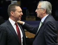 Γιούνγκερ:Η συζήτηση για έξοδο της Ελλάδας από το ευρώ «πρέπει να τερματιστεί· αυτό δεν πρόκειται να συμβεί» - Φωτογραφία 1