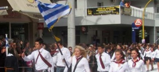 Δεν θέλουμε Αλβανίδα σημαιοφόρο – Θα φωνάξουμε την Χρυσή Αυγή - Φωτογραφία 1