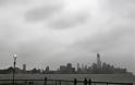 Ο τρομακτικός τυφώνας Sandy ζυγώνει στη Νέα Υόρκη - Πόλη φάντασμα το κέντρο της παγκόσμιας οικονομίας - Ζωντανή εικόνα